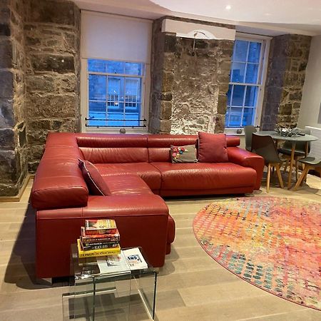 Joivy Elegant Home At The Heart Of The Royal Mile Edinburg Exteriör bild