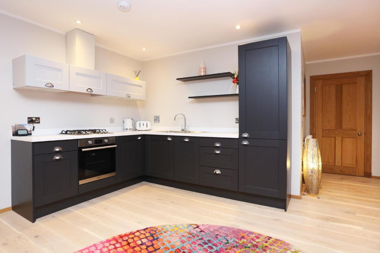 Joivy Elegant Home At The Heart Of The Royal Mile Edinburg Exteriör bild