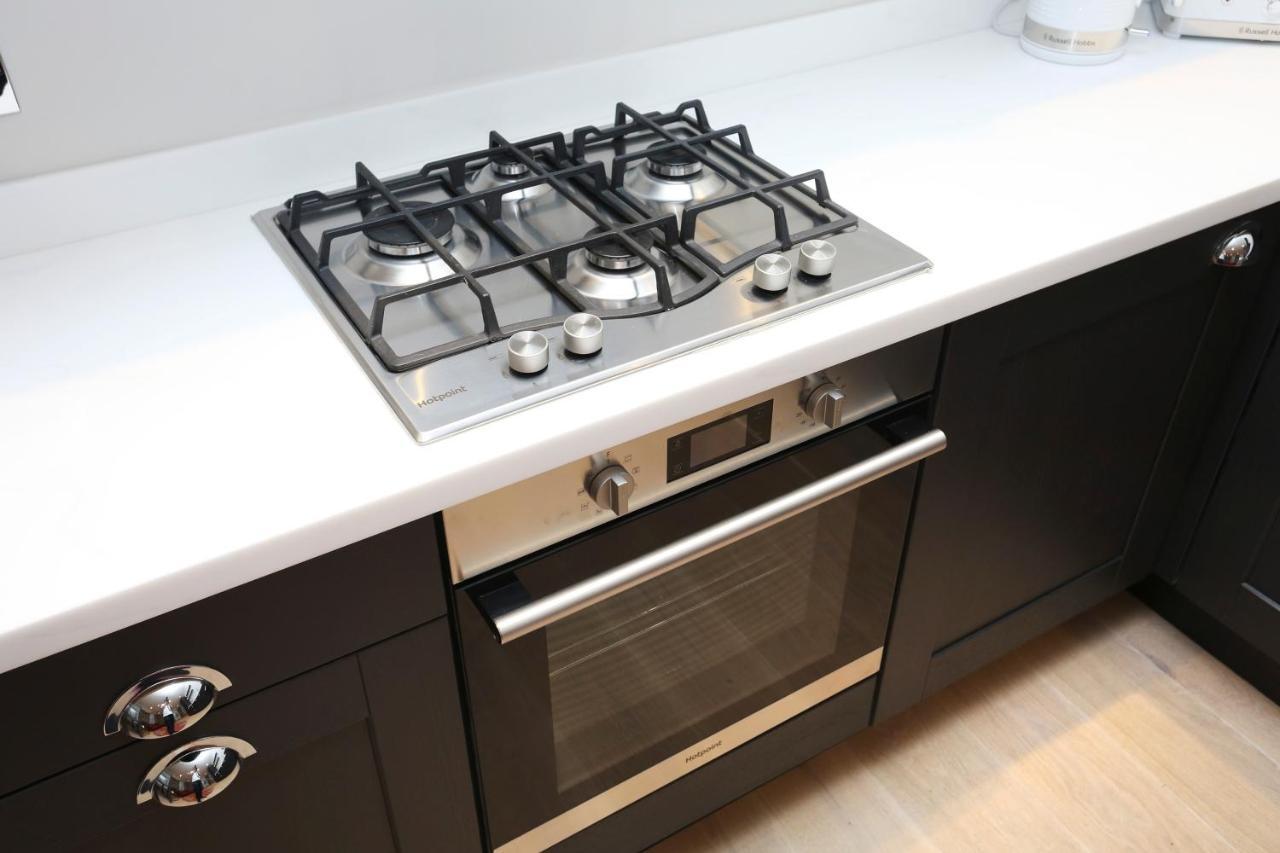 Joivy Elegant Home At The Heart Of The Royal Mile Edinburg Exteriör bild