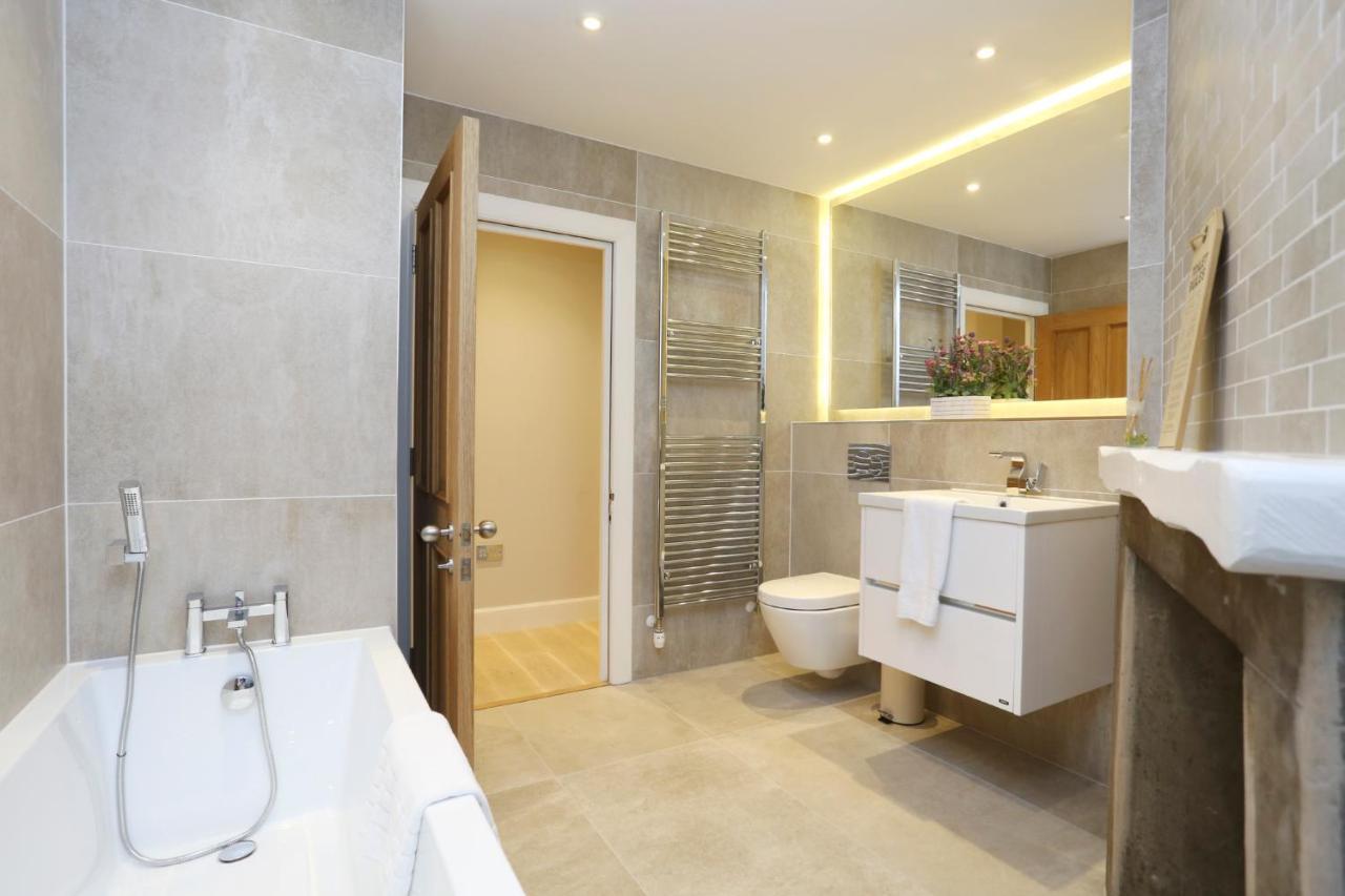 Joivy Elegant Home At The Heart Of The Royal Mile Edinburg Exteriör bild