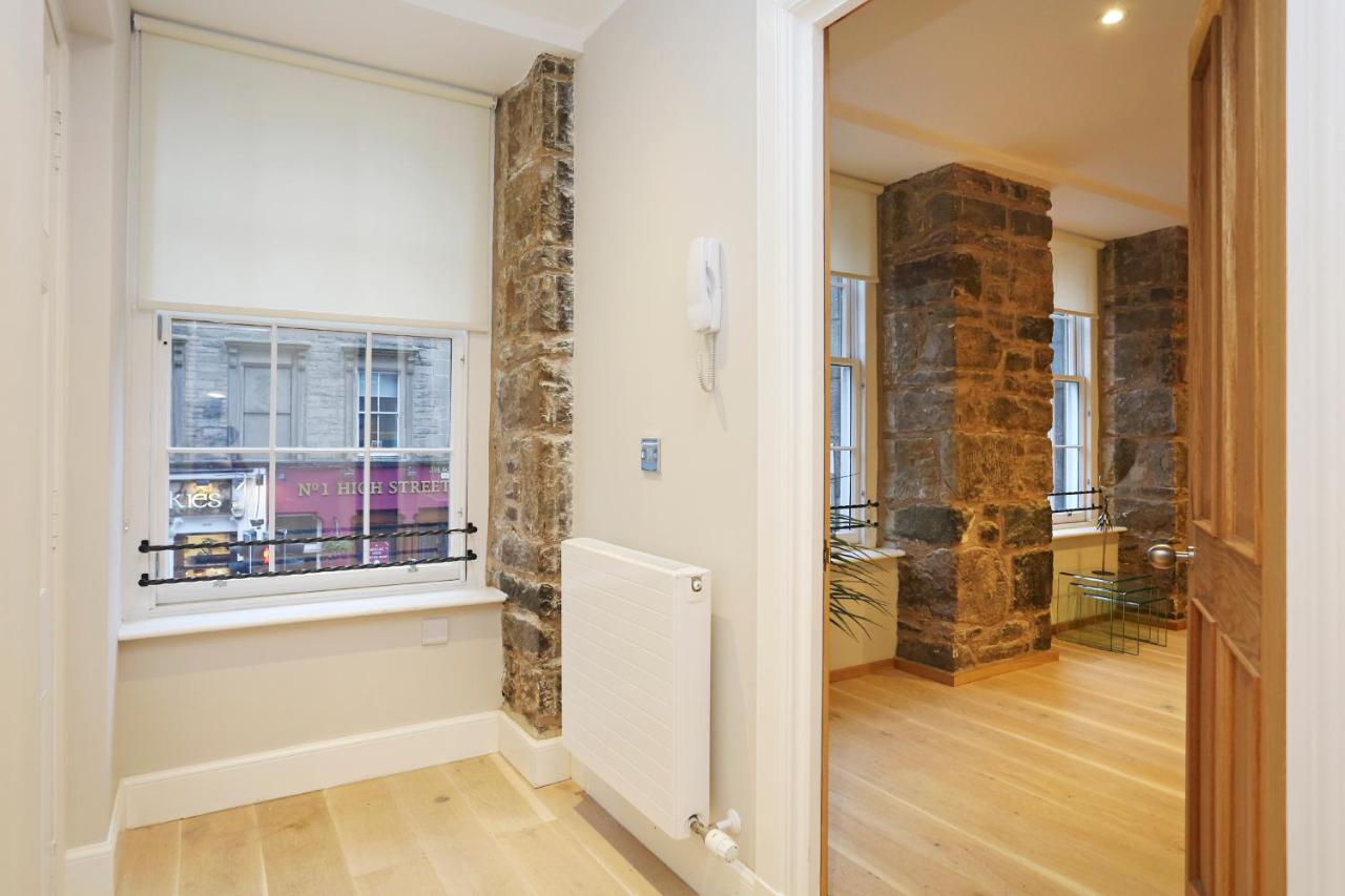 Joivy Elegant Home At The Heart Of The Royal Mile Edinburg Exteriör bild