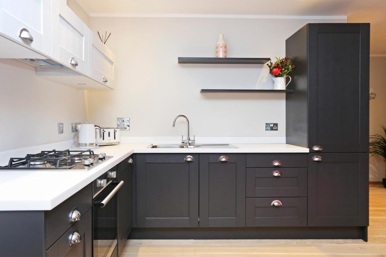 Joivy Elegant Home At The Heart Of The Royal Mile Edinburg Exteriör bild