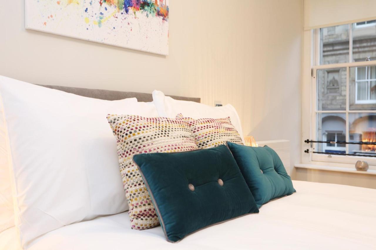 Joivy Elegant Home At The Heart Of The Royal Mile Edinburg Exteriör bild