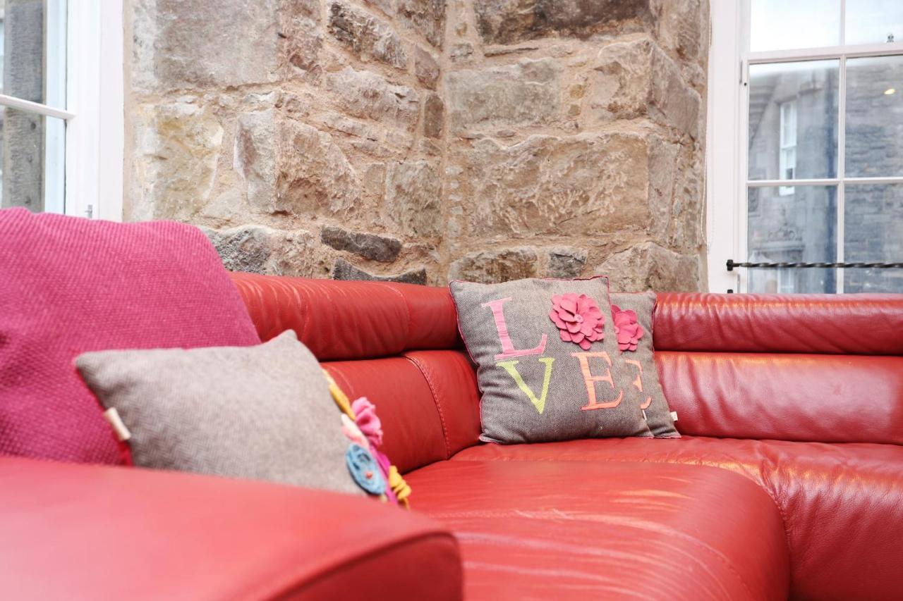 Joivy Elegant Home At The Heart Of The Royal Mile Edinburg Exteriör bild