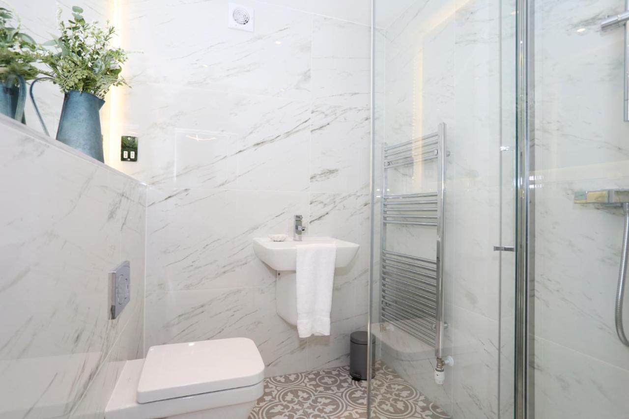 Joivy Elegant Home At The Heart Of The Royal Mile Edinburg Exteriör bild