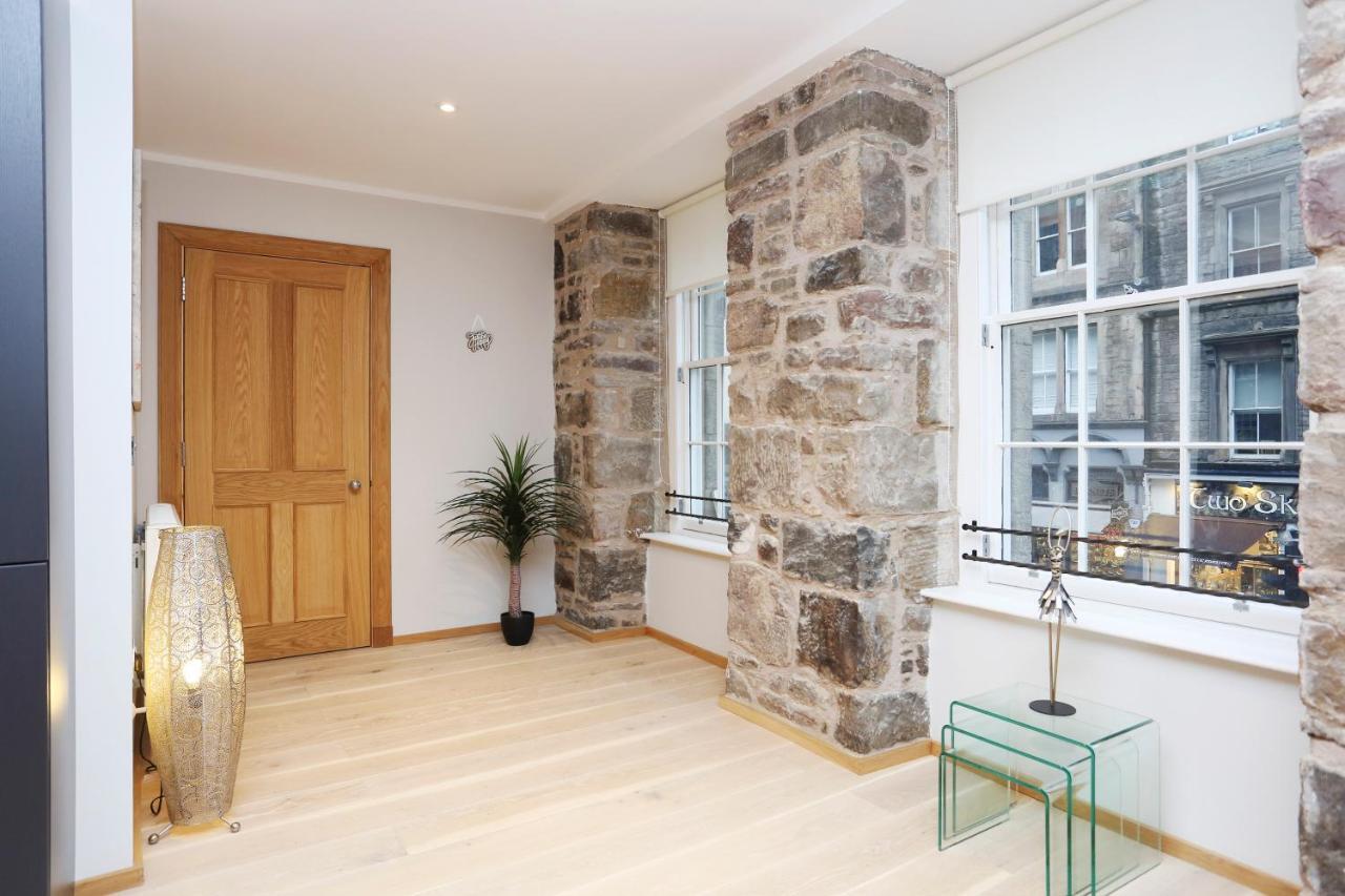 Joivy Elegant Home At The Heart Of The Royal Mile Edinburg Exteriör bild
