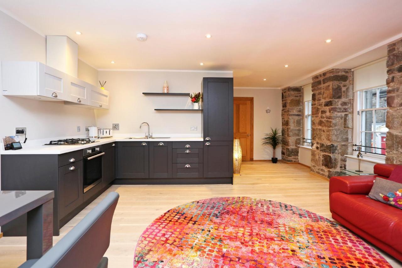 Joivy Elegant Home At The Heart Of The Royal Mile Edinburg Exteriör bild