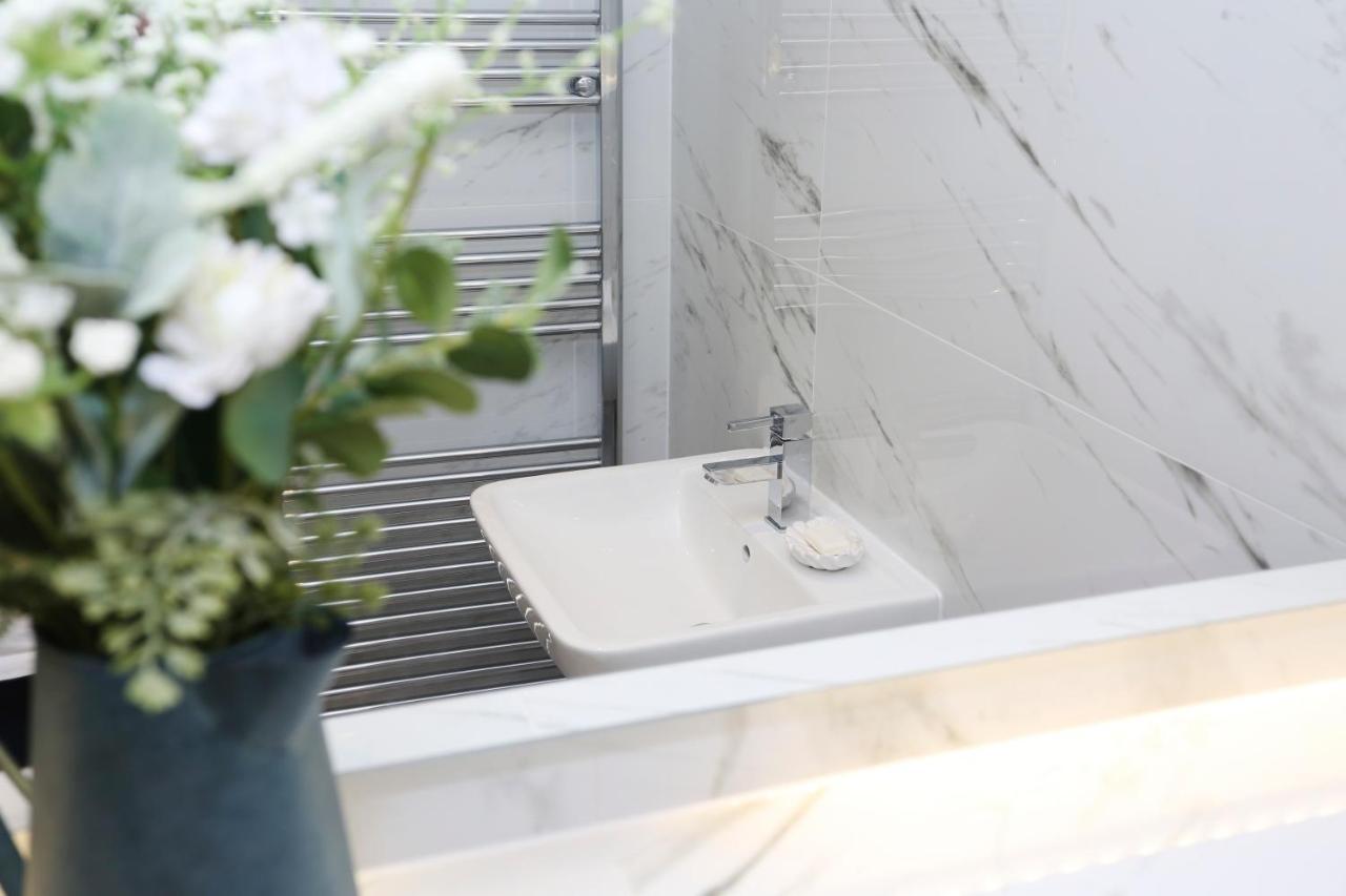 Joivy Elegant Home At The Heart Of The Royal Mile Edinburg Exteriör bild